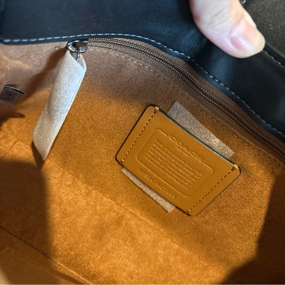 NWT COACH Eliza Shoulder Bag With Leather Covered Closure - Picture 2 of 10